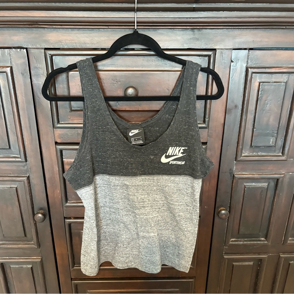 Nike Women’s Sportswear Retro Tank